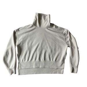 Lululemon Softstreme Turtleneck Pullover size 6 Excellent condition
